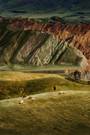 风景-自然风光-峡谷-户外-努尔加大峡谷 图片素材
