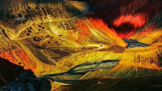 自然风光-峡谷-山-山脉-山峰 图片素材
