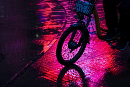 城市风景-雨夜-夜景-演出-车轮 图片素材
