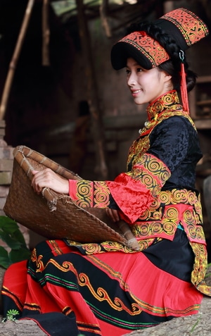苗妹-劳作-忙碌-人文-美女 图片素材