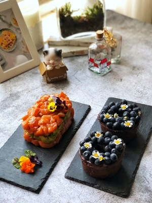 北京市-三文鱼-洋甘菊-蓝莓-早餐 图片素材