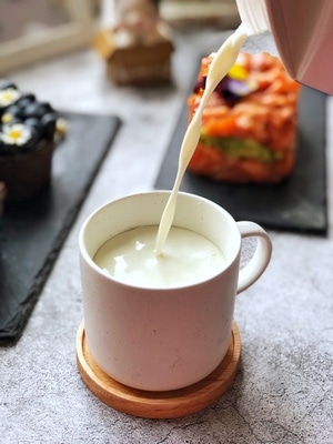 北京市-三文鱼-洋甘菊-蓝莓-早餐 图片素材