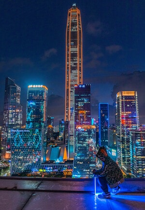 夜景-赛博朋克-爬楼-相机-蓝天 图片素材