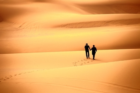 库木塔格沙漠-徒步-登山-风景-库木塔格沙漠 图片素材