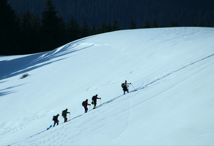 旅行-登山-徒步-雪地-雪景 图片素材