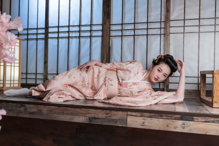 上海-和风-麻花-女人-女性 图片素材