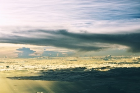 飞机上-云层-环境-落日余晖-云层 图片素材