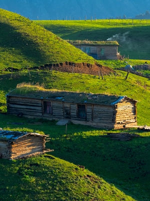 风光-新疆风光-草原-木屋-风景 图片素材