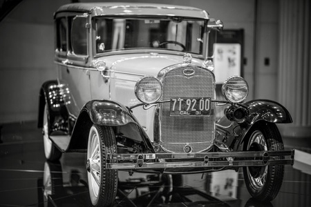 老爷车-古董车-黑白-汽车-车展 图片素材