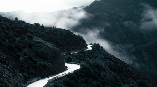 高原-山-云-带上相机去旅行-稻城 图片素材