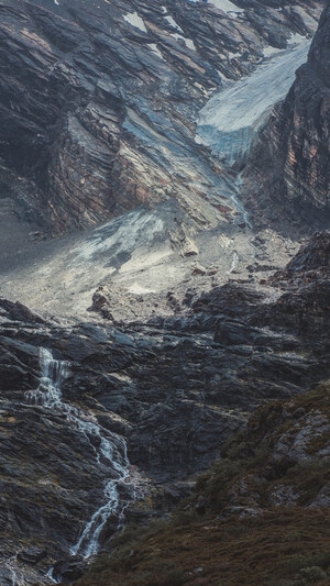 山-日照-甘孜县-稻城-冰山 图片素材