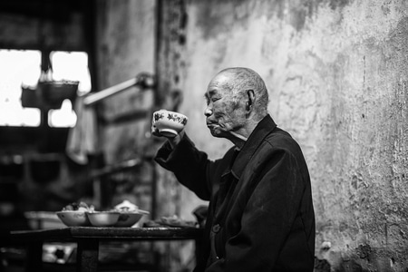 老弄情缘系列-男性-男人-老人-吃饭 图片素材