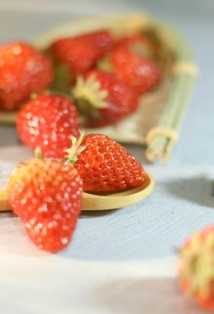草莓🍓-新鲜-诱人-酸甜-美味 图片素材