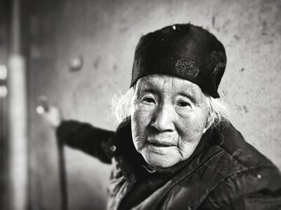 随拍-老人-女性-女人-妇女 图片素材