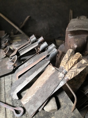 上饶市-铁匠铺-刀-铁器-菜刀 图片素材