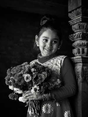 人像-旅拍-尼泊尔-环境肖像-微笑 图片素材