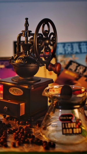 疫情防控中的新年-光效-颜色-宅家-拍摄 图片素材