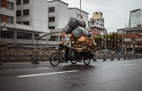 抓拍-雨天-街拍-瞬间-道路 图片素材