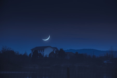 月-夜-月-下弦月-夜景 图片素材