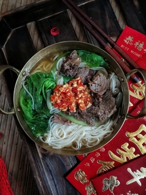 你好2020-华为手机拍摄-美食-盘子-美食 图片素材