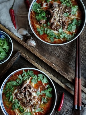 晨食-你好2020-华为手机拍摄-美食-暗调 图片素材