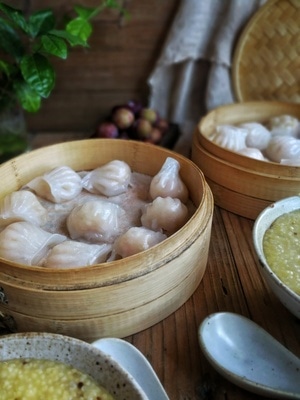 华为手机拍摄-美食-面团-长柄勺-虾饺 图片素材