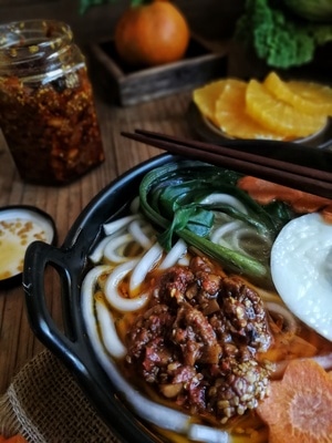 华为手机拍摄-美食-美食-牛肉酱乌冬面-面食 图片素材