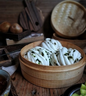 华为手机拍摄-美食-长柄勺-木勺-花卷 图片素材