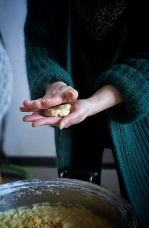 美食-你好2020-宅家-华为手机拍摄-南瓜糍粑 图片素材