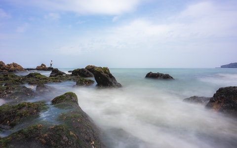 大连-棒槌岛-海-浪花-钓鱼 图片素材