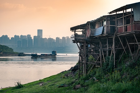 建筑-夕阳-吊脚楼-街道-城市 图片素材