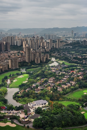 山顶-高楼-风光-旅行-城市 图片素材