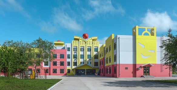 建三江-第二幼儿园-建筑-夏天-蓝天白云 图片素材