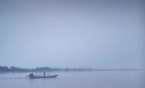 渔船-大雾-江面-早晨-江面 图片素材