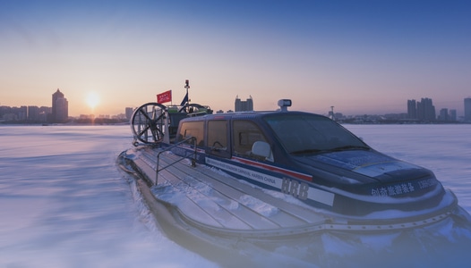雪上气垫船-清晨-早霞-雪景-户外 图片素材