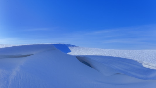 雪景-雪楞子-东北-寒冷-蓝天 图片素材