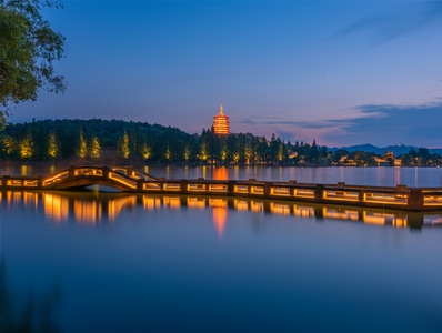 西湖-西湖长桥夜景-风光-旅行-杭州 图片素材
