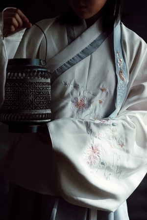 想法-光影-宅家-怀旧复古-汉服 图片素材