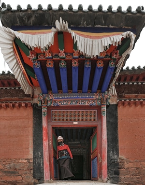 民俗-虔诚者-藏族文化-寺庙-虔诚者 图片素材