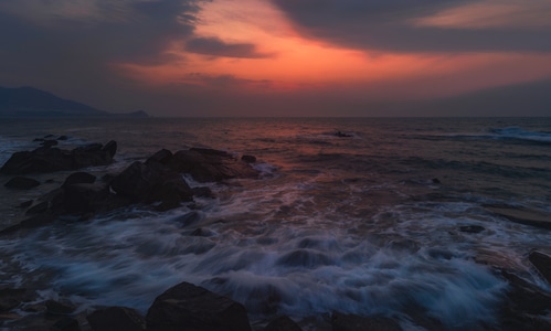 青岛-阳光-波浪-海滩-早晨 图片素材
