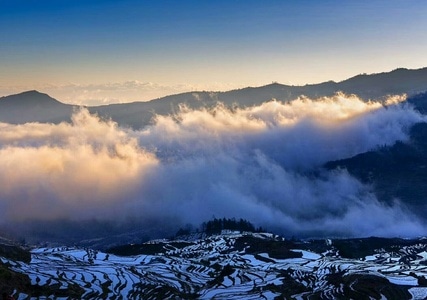 光照雾海-元阳梯田风光-山峰-日出-天空 图片素材