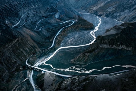 新疆-风光-公路-峡谷-风景 图片素材