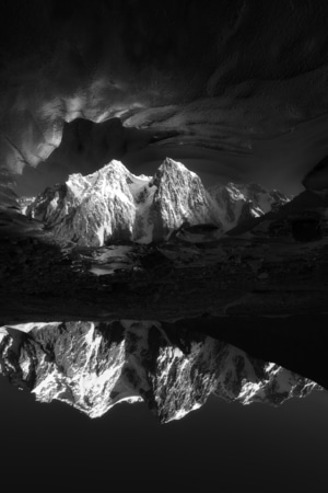 新疆-雪山-黑白-风光-洞穴 图片素材