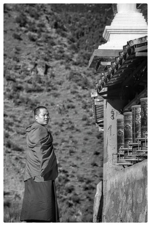 黑白-老人-老街-人文-彩色 图片素材
