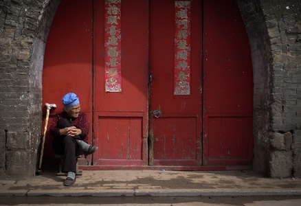 人文-旅行-老人-古民居-纪实 图片素材