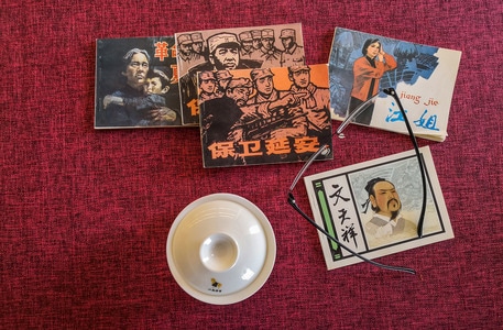 茶馆-小人书-退休生活-手机拍-静物 图片素材