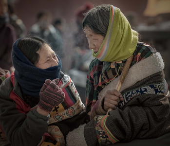 纪实-彩色-女人-女性-老人 图片素材