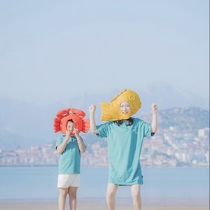 人像写真-青岛-旅行-游泳帽-沙滩 图片素材