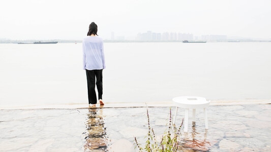 美女-唯美-情绪-人像-深夜摄影教室 图片素材