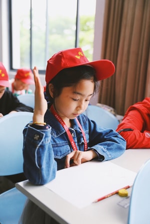 成都师范大学-数学素养-学生-学生-女孩 图片素材